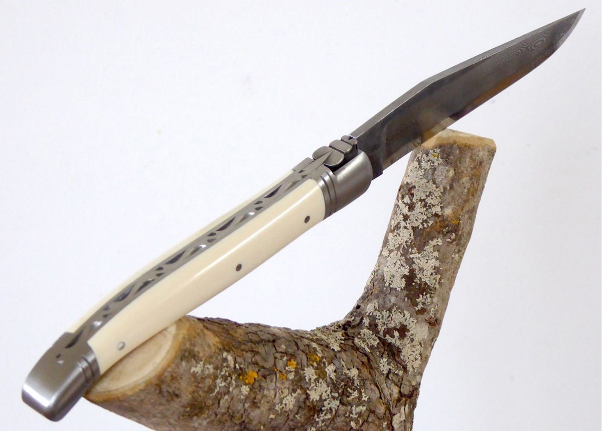 Laguiole Knife with Damascus Blade Ivory of Mammoth's Handle